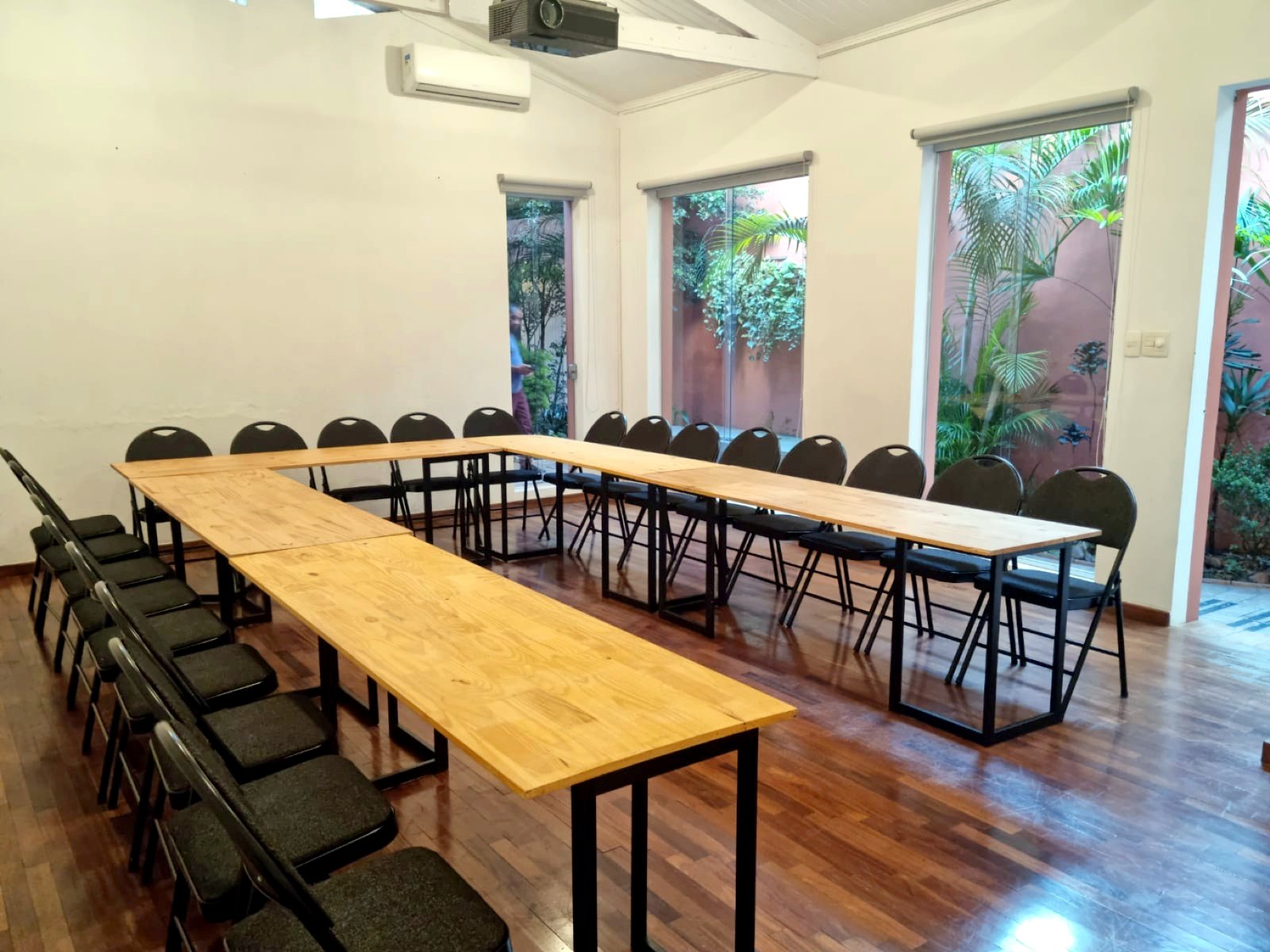 Sala Jardim montada em formato Formato U