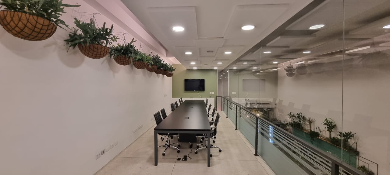 Sala Living montada em formato Mesa de Trabalho